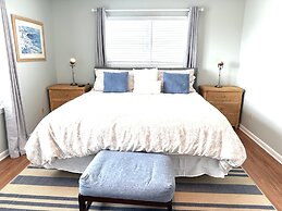 Island Cottage 1 Bedroom Townhouse by RedAwning