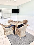 Island Cottage 1 Bedroom Townhouse by RedAwning