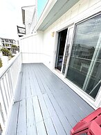 Island Cottage 1 Bedroom Townhouse by RedAwning