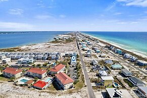 Island Cottage 1 Bedroom Townhouse by RedAwning