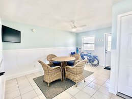 Island Cottage 1 Bedroom Townhouse by RedAwning