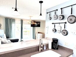 Island Cottage 1 Bedroom Townhouse by RedAwning