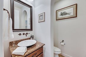 Luxury Queen Creek Home w/ Calming Pool Oasis!