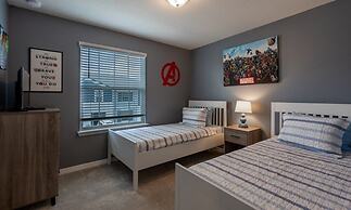 Beautiful 5 Bed Home Away From Home 5 Bedroom Townhouse by RedAwning