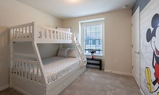 Beautiful 5 Bed Home Away From Home 5 Bedroom Townhouse by RedAwning