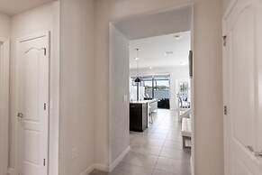 Beautiful 5 Bed Home Away From Home 5 Bedroom Townhouse by RedAwning