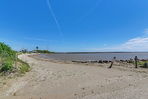 Port Bolivar Beach House w/ Oceanfront Views!