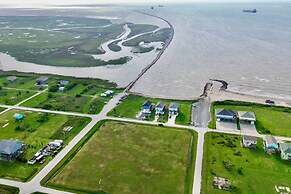 Port Bolivar Beach House w/ Oceanfront Views!