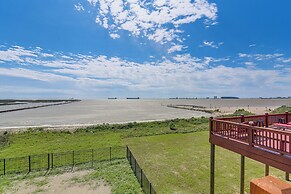 Port Bolivar Beach House w/ Oceanfront Views!