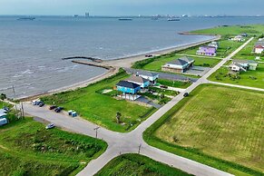 Port Bolivar Beach House w/ Oceanfront Views!