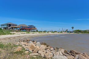 Port Bolivar Beach House w/ Oceanfront Views!