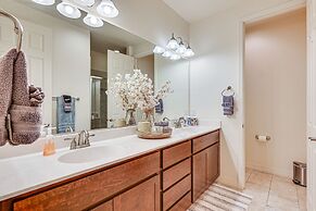 Flagstaff Townhome w/ Patio: 4 Mi to Downtown!