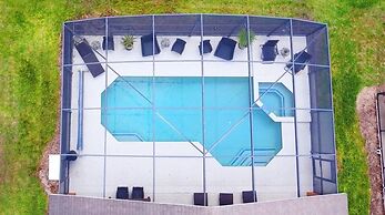 Great Privacy By Pool- Pool Home With Game Room 4 Bedroom Home by RedA