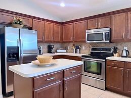 Great Privacy By Pool- Pool Home With Game Room 4 Bedroom Home by RedA