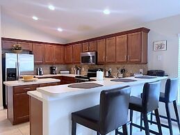 Great Privacy By Pool- Pool Home With Game Room 4 Bedroom Home by RedA