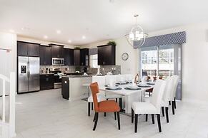 Refreshing 6 Bed Pool Home With Game Room Pool/spa 6 Bedroom Condo by 