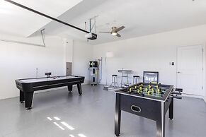 Refreshing 6 Bed Pool Home With Game Room Pool/spa 6 Bedroom Condo by 