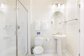 Refreshing 6 Bed Pool Home With Game Room Pool/spa 6 Bedroom Condo by 