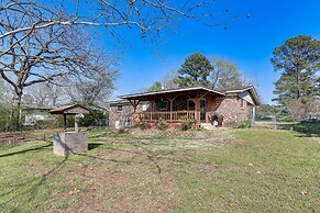 Charming Hot Springs Home Near Lake Hamilton!