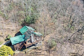 Spacious Maggie Valley Cabin w/ Waterfall On-site!