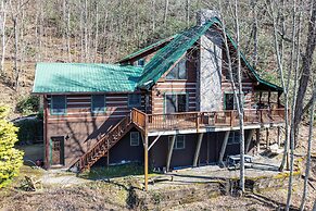 Spacious Maggie Valley Cabin w/ Waterfall On-site!
