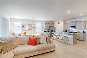 Beautiful 5 Bed Pool Home With Game Room 5 Bedroom Home by RedAwning