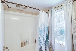 Serene Guion Cabin < 1 Mi to the White River!
