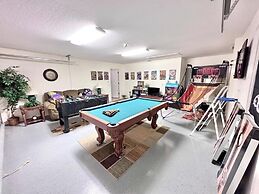 Cozy 4 Bed Pool Home With Game Room 4 Bedroom Home by RedAwning