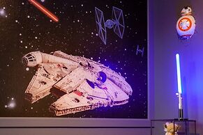 Luxurious Pool Home With Game Room 5 Bedroom Home by RedAwning