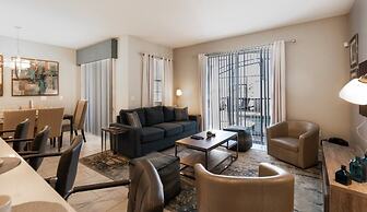 Cozy 4 Bed Town Home With Splash Pool 4 Bedroom Townhouse by RedAwning