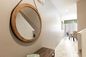 Cozy 4 Bed Town Home With Splash Pool 4 Bedroom Townhouse by RedAwning