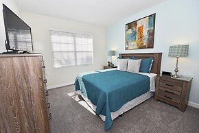 Spacious 5 Bed Pool Home With Game Room 5 Bedroom Home by RedAwning