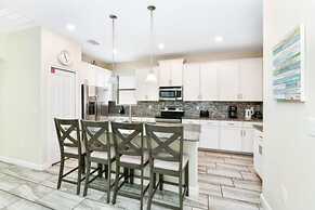 Spacious 5 Bed Pool Home With Game Room 5 Bedroom Home by RedAwning