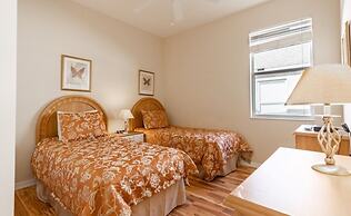 Cozy 4 Bed Pool Home With Spa 4 Bedroom Home by RedAwning