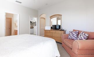 Cozy 4 Bed Pool Home With Spa 4 Bedroom Home by RedAwning