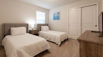 Spacious 10 Bed Pool Home With Game Room- 10 Bedroom Home by RedAwning