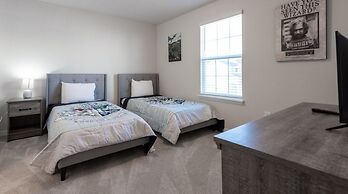 Spacious 10 Bed Pool Home With Game Room- 10 Bedroom Home by RedAwning