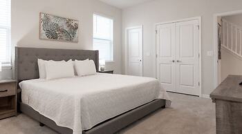 Spacious 10 Bed Pool Home With Game Room- 10 Bedroom Home by RedAwning