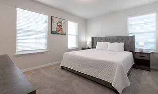 Spacious 10 Bed Pool Home With Game Room- 10 Bedroom Home by RedAwning