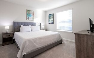 Spacious 10 Bed Pool Home With Game Room- 10 Bedroom Home by RedAwning