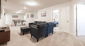 Spacious 10 Bed Pool Home With Game Room- 10 Bedroom Home by RedAwning