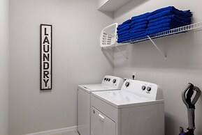 Spacious 10 Bed Pool Home With Game Room- 10 Bedroom Home by RedAwning