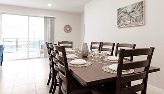 Spacious 10 Bed Pool Home With Game Room- 10 Bedroom Home by RedAwning