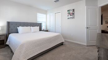 Spacious 10 Bed Pool Home With Game Room- 10 Bedroom Home by RedAwning