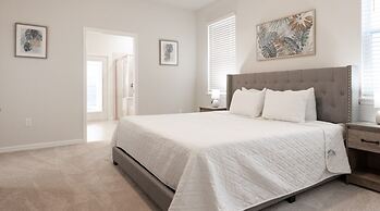 Spacious 10 Bed Pool Home With Game Room- 10 Bedroom Home by RedAwning