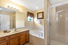 Spacious And Relaxing Home With South Facing Pool 6 Bedroom Home by Re