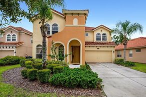 Spacious And Relaxing Home With South Facing Pool 6 Bedroom Home by Re