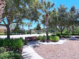 Spacious And Relaxing Home With South Facing Pool 6 Bedroom Home by Re