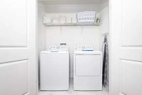 9 Bed Fun Rooms For Everyone Pool & Spa 9 Bedroom Home by RedAwning