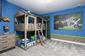 9 Bed Fun Rooms For Everyone Pool & Spa 9 Bedroom Home by RedAwning